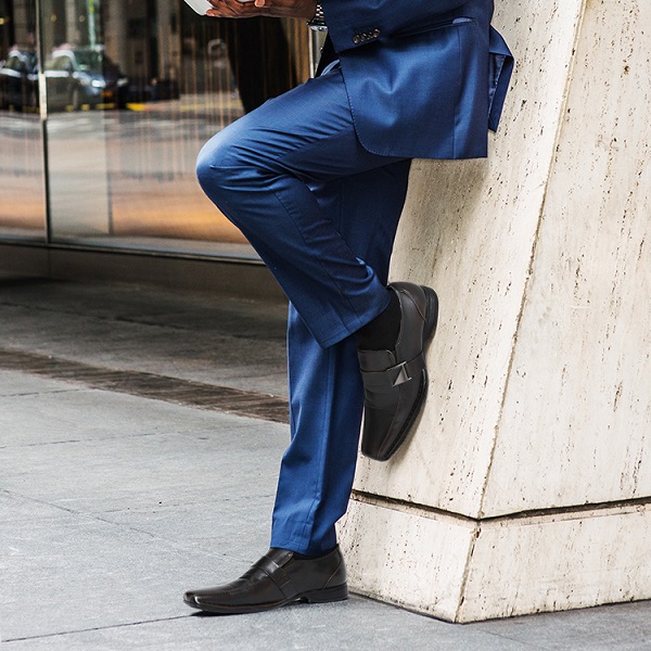 Shoe fashion color with blue pants