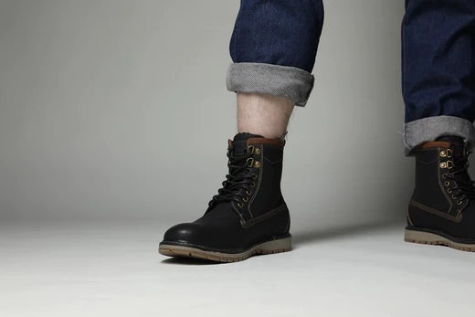 How to wear chukka boots with jeans for men