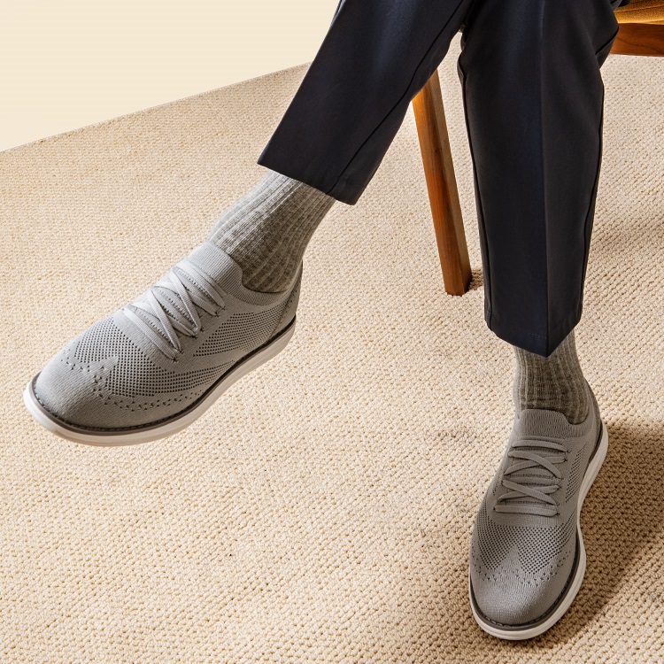 How to Style Men's Sneakers with Black Dress Pants How to Style Men's Sneakers with Black Dress Pants