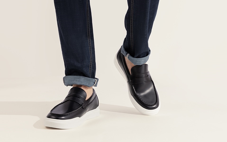 7 Elite Ways To Style Casual Dress Shoes With Jeans