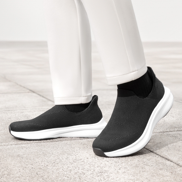 Men's Comfortable Slip-On Walking Sneakers - BLACK - 6