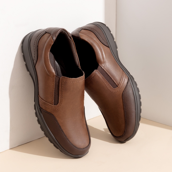 Men's Comfortable Slip-On Vegan Leather Loafers - BROWN - 7