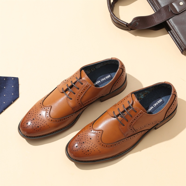 Men's Elegant Wingtip PU Leather Shoes - BROWN - 8
